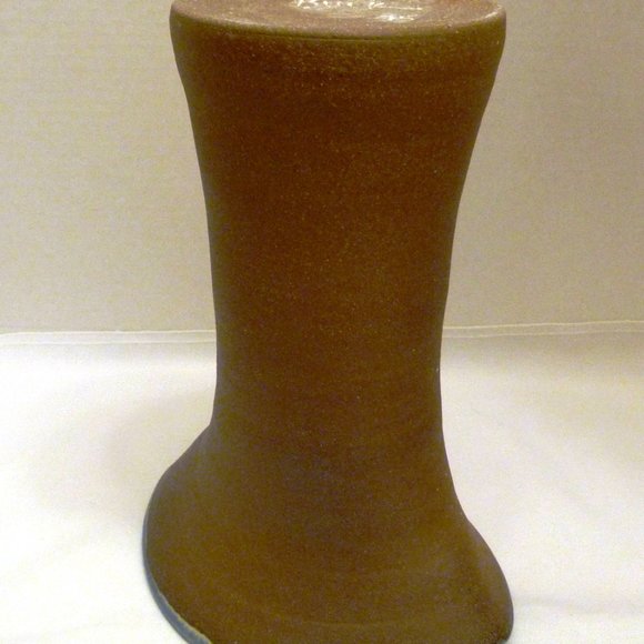 Lovely Unusual 1995 Art Pottery Salt Glazed Fan Shaped 10 Inch Vase - Picture 5 of 9